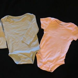 Long sleeved and short sleeved onesie bundle